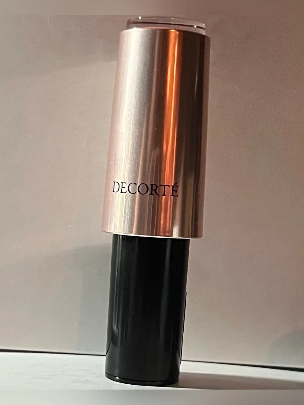 DECORTÉ - The Rouge Velvet shade BR302 (NWOT)